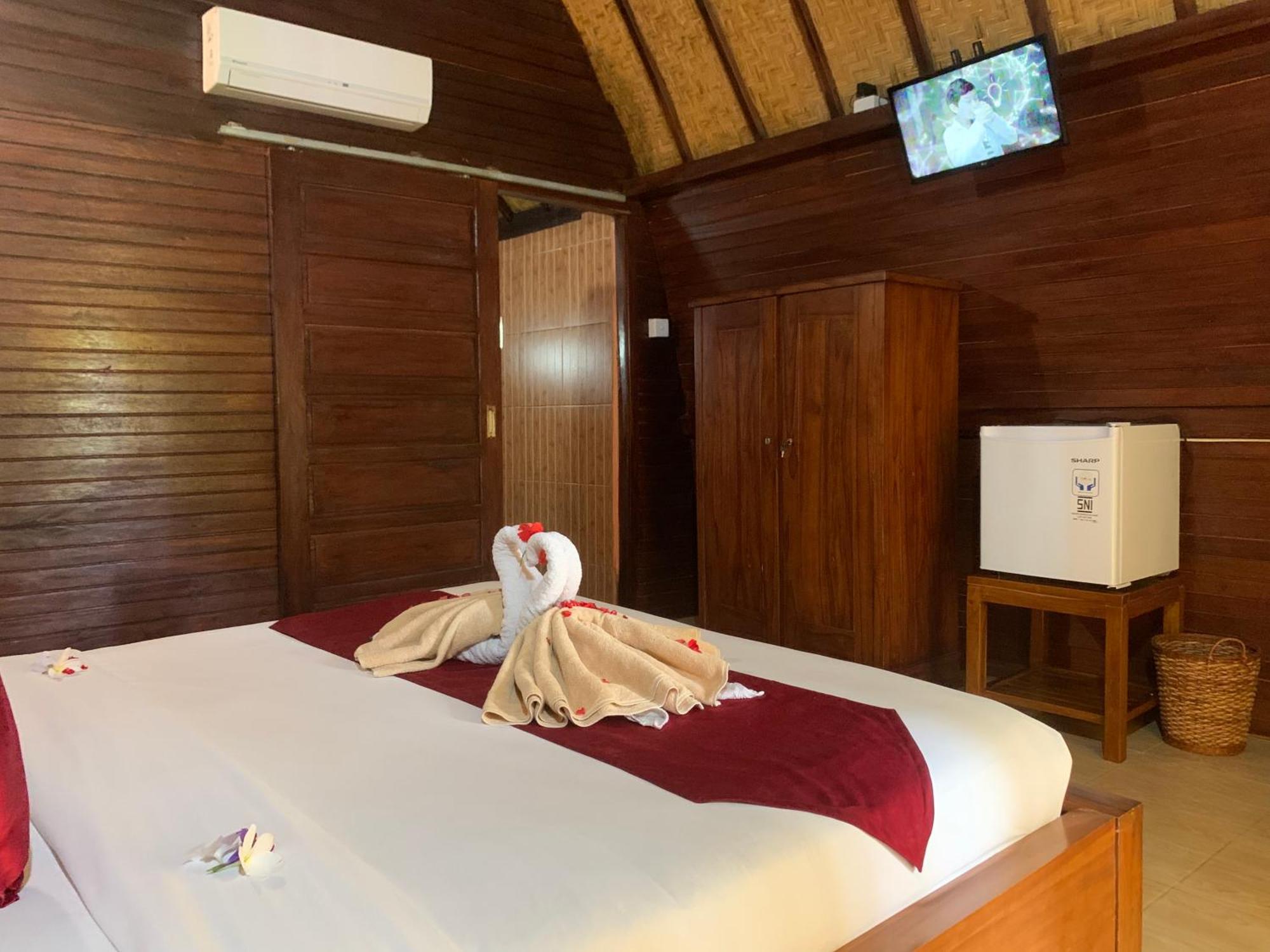 Jona Bungalow Sakti Room photo